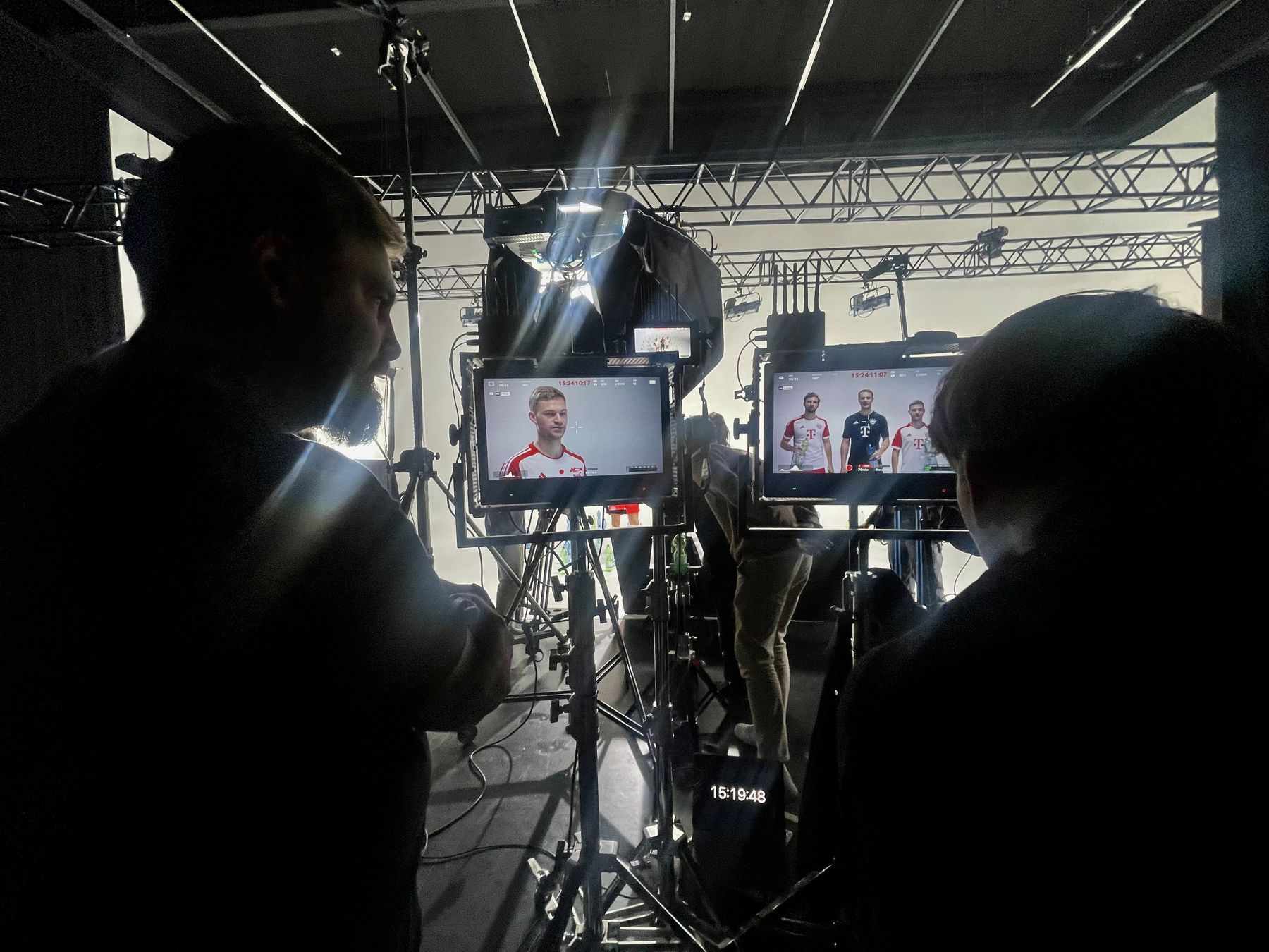 Studio-Dreh mit Monitoren